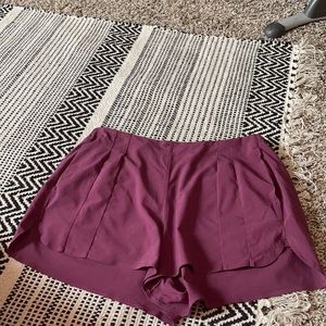 Lululemon shorts size 6